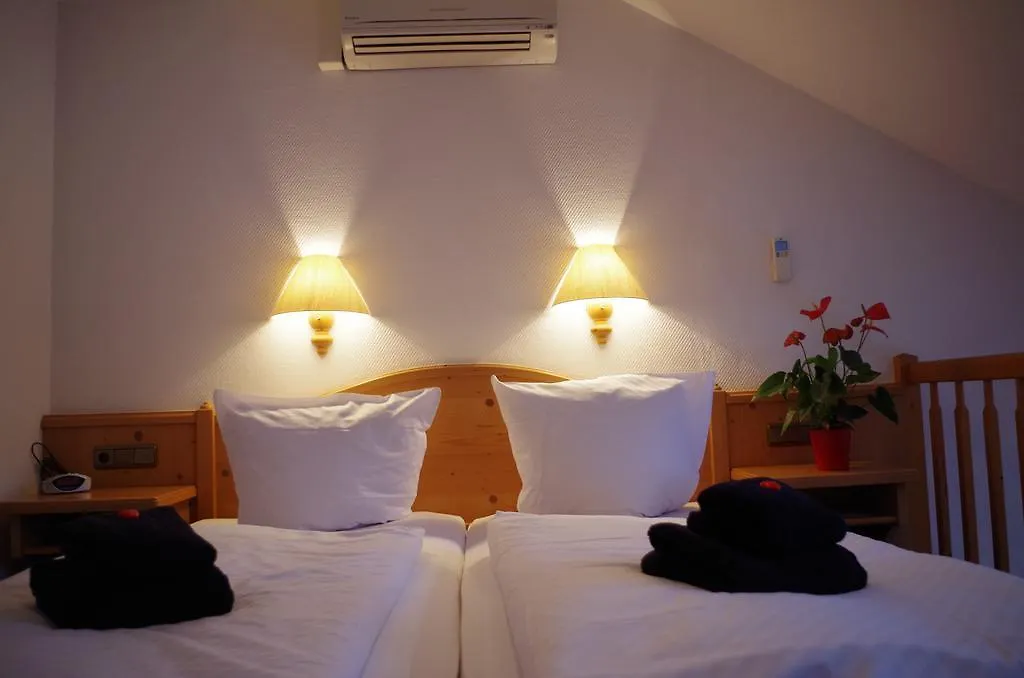 Hotel Alttolkewitzer Hof Dresden 3*,